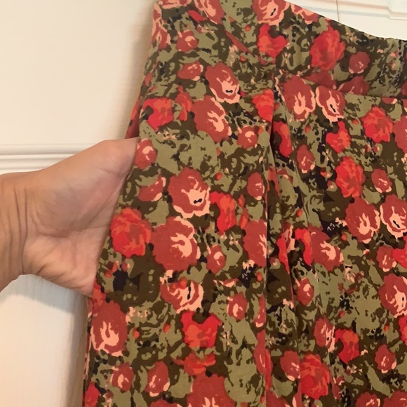 LuLaRoe Madison Skirt with Pockets - Picture 3 of 4